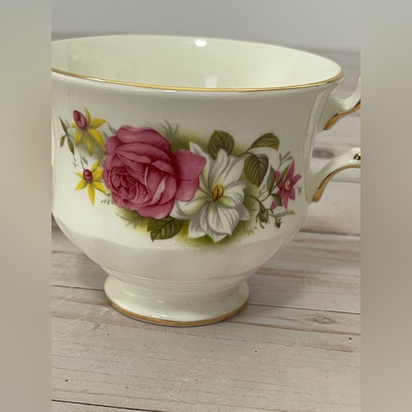 Queen Anne Princess Roses Teacup And Saucer Made In England - Picture 13 of 14